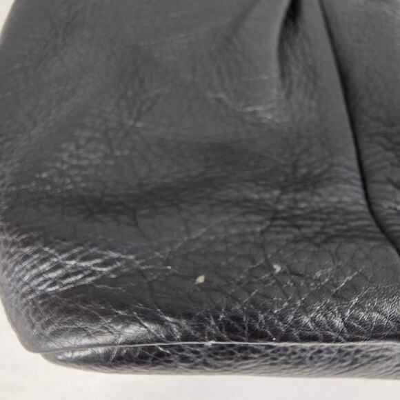 B. MAKOWSKY WOMEN’S BLACK LEATHER CROSSBODY BUCKET HOBO PURSE — STYLE A226297 - Picture 9 of 16